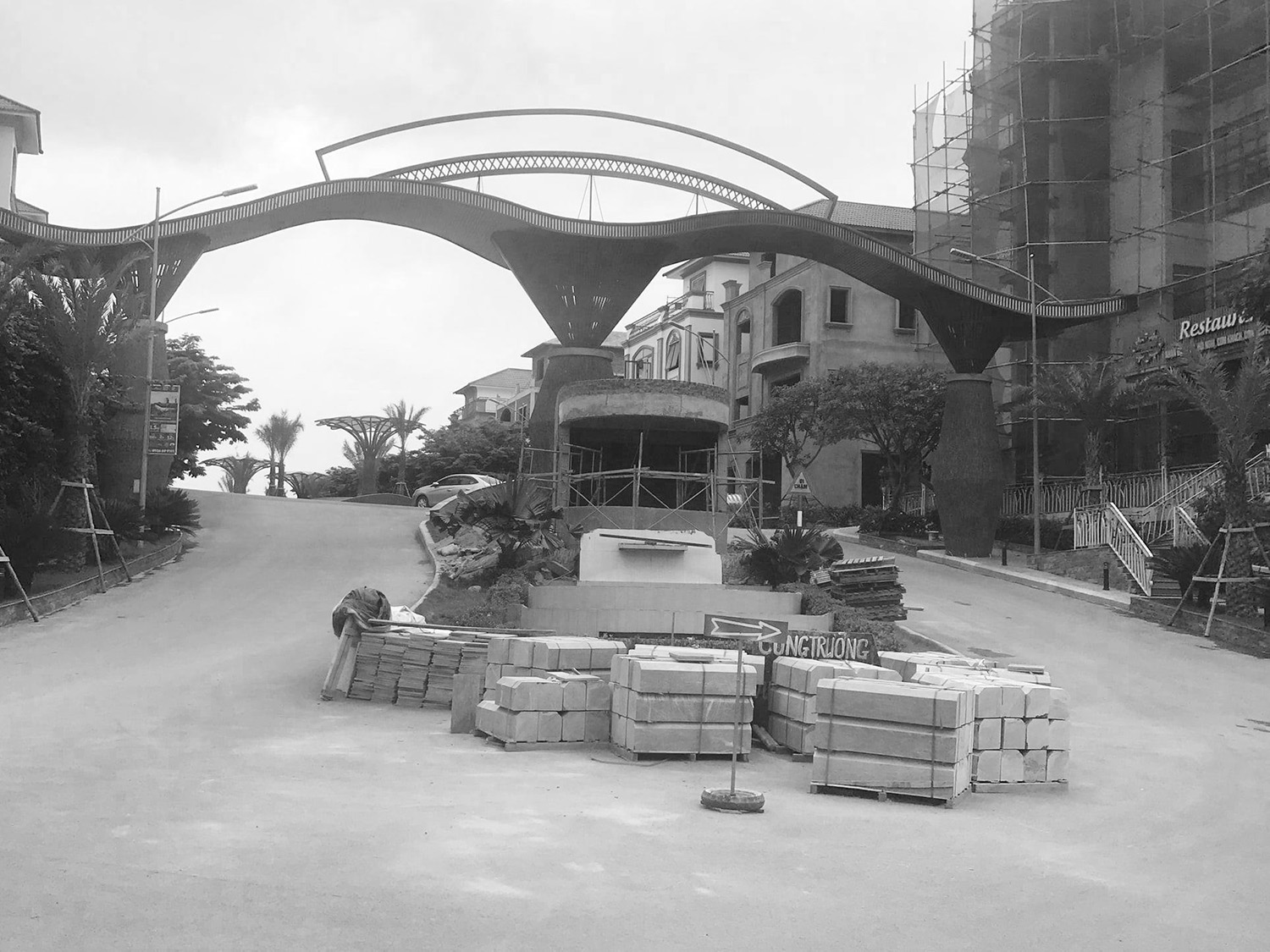 Cổng và cảnh quan dự án Berlyver hills Hạ Long